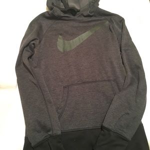 Nike therma fit hoodie